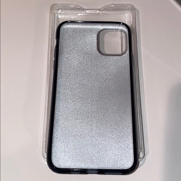 Milprox Black Glitter Case, 11 Pro Max - Picture 3 of 3